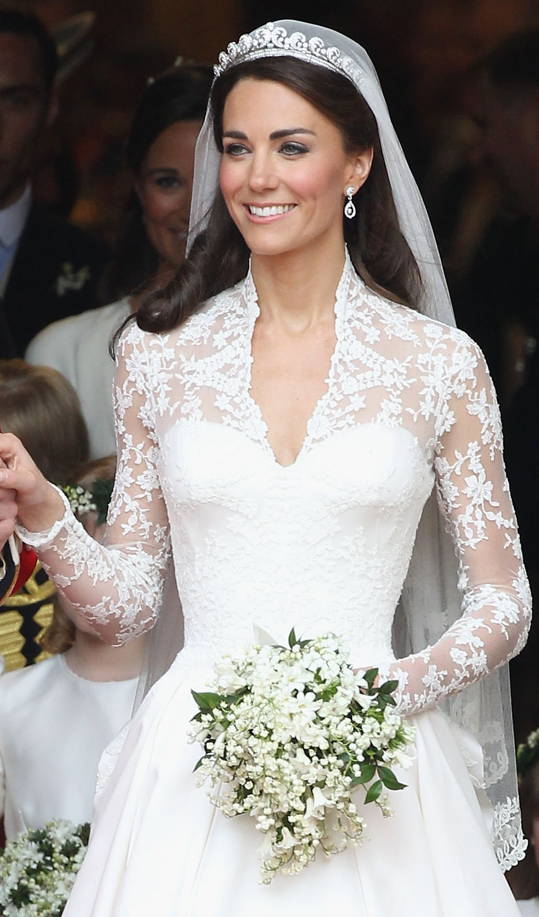 The Lace On Kate Middleton s Wedding Dress Featured A Secret Tribute 