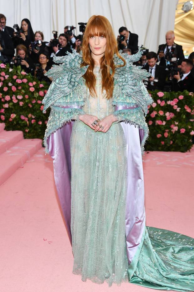 These are the HOTTEST looks from the 2019 Met Gala's pink carpet